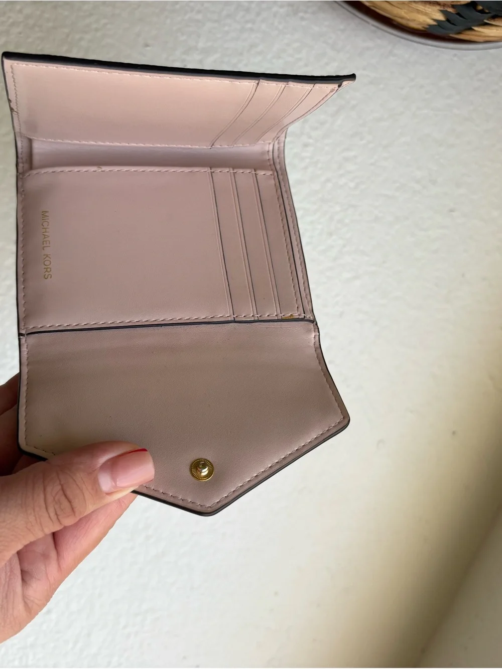 Michael Kors Pink Croc-Embossed and gold Metallic Compact Wallet - Picture 4 of 5